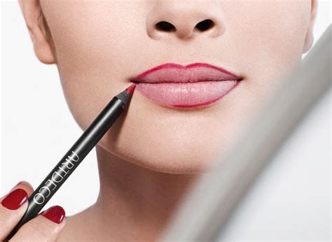 The Lip Liner Revolution: How It Changes Your Lipstick Game
